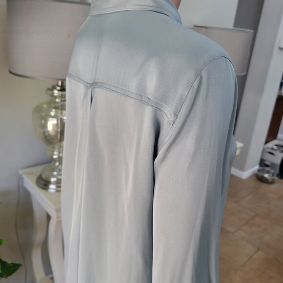 Vince Silk Sky Blue Blouse Small NWT - Picture 2 of 5